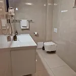 帕特里夏公寓 *